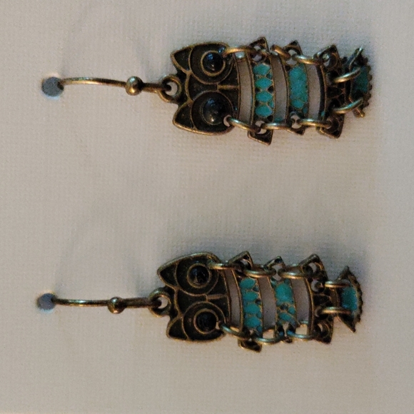 Earring - Picture 1 of 3